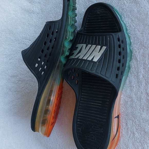 NIKE Air Max Sandals - Picture 7 of 7